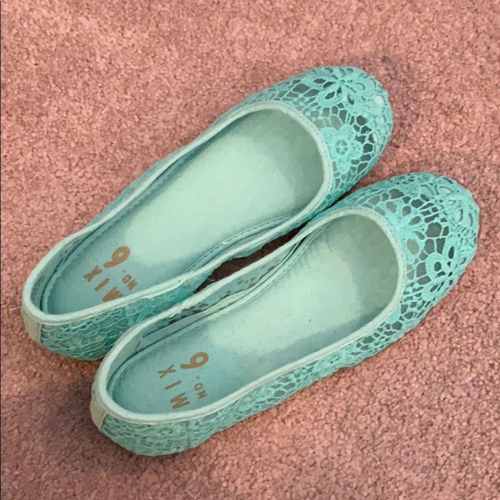 Adorable turquoise ballet flats NEW!